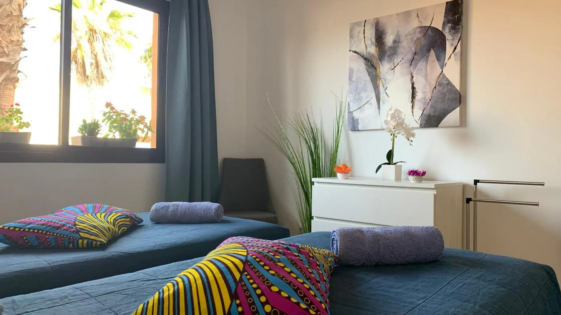 Bedroom With Shared Bathroom And Swimming Pool Corralejo Alojamento de Acomodação e Pequeno-almoço